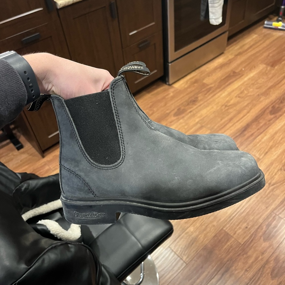 Grey Blundstone size 7.5 womens